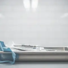 Jaki wenflon do kolczyka w nosie? Wybierz bezpieczny i idealny