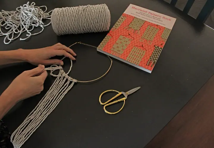 Jak zrobić naszyjnik makrama: Prosty tutorial krok po kroku
