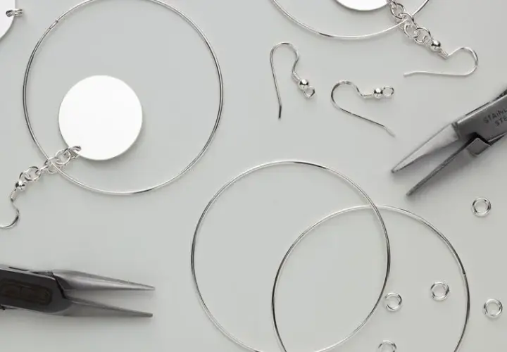 Domowe sposoby na czyszczenie srebra i złota - skuteczne metody DIY