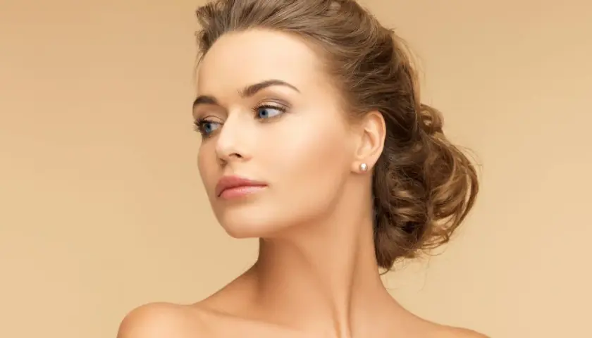 Jakie kolczyki do koka? 5 stylowych propozycji na elegancki look