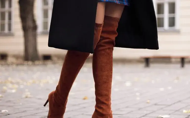 Jakie buty do czarnego płaszcza? 7 stylowych propozycji na każdą okazję