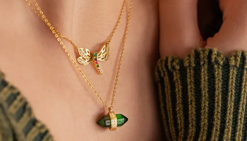 Naszyjniki które się łączą: 5 stylowych sposobów na modny look