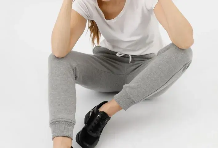 Jakie buty do dresów? 10 stylowych propozycji na każdą okazję